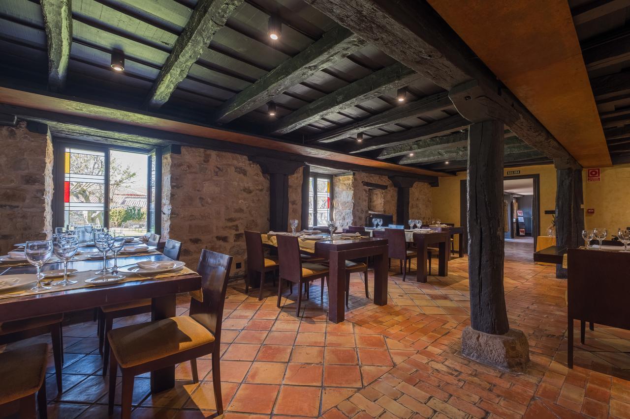 Hotel Posada Santa Maria La Real Aguilar de Campóo Kültér fotó